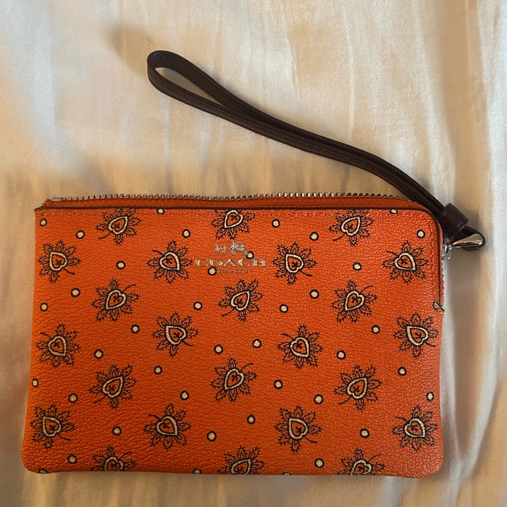 New Coach Orange Wristlet Purse Autumn Fall Design Leaves Silver Zipper Bag